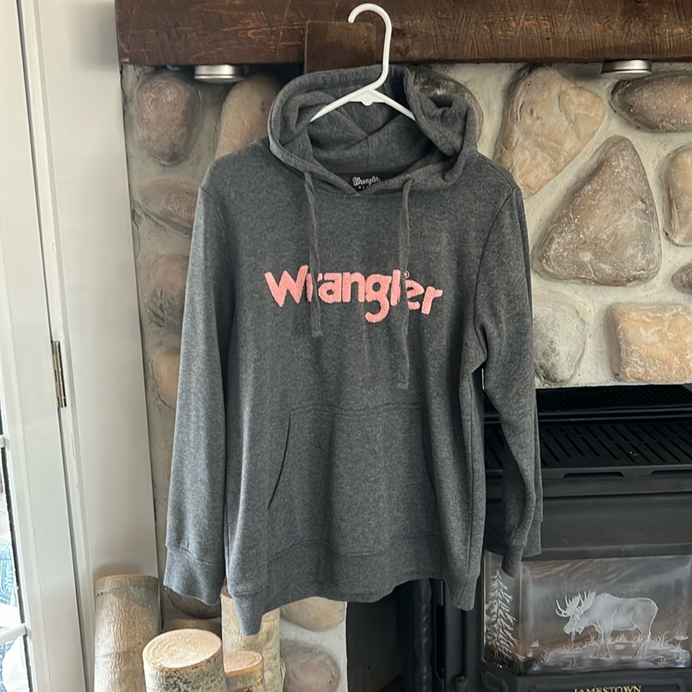 Wrangler hoodie size medium